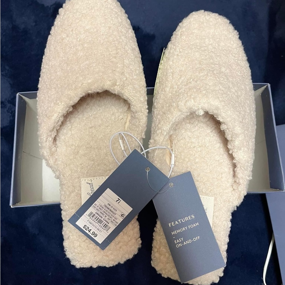 Womens slippers